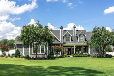 Improve The Soil Quality of Your Lawn With Professional Fertilizing
